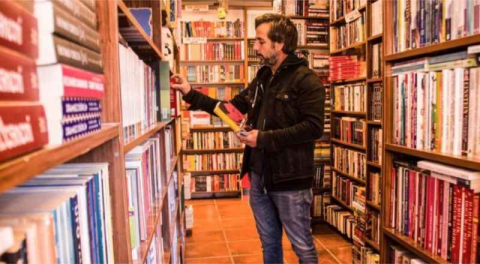 İz Bırakanlar - Devrim Çetin