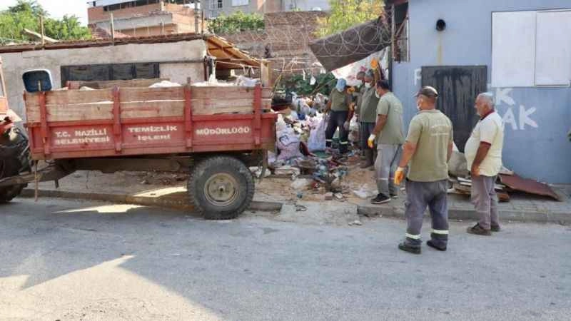 Ev değil sanki çöplük