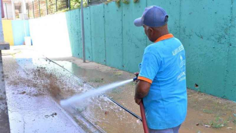 Alanya Belediyesi’nden okullara temizlik işlemi