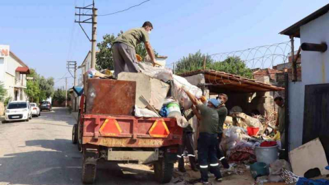 Ev değil sanki çöplük
