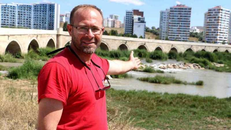 Kuraklık Kızılırmak'ı otluğa döndürdü