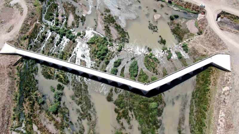 Kuraklık Kızılırmak'ı otluğa döndürdü