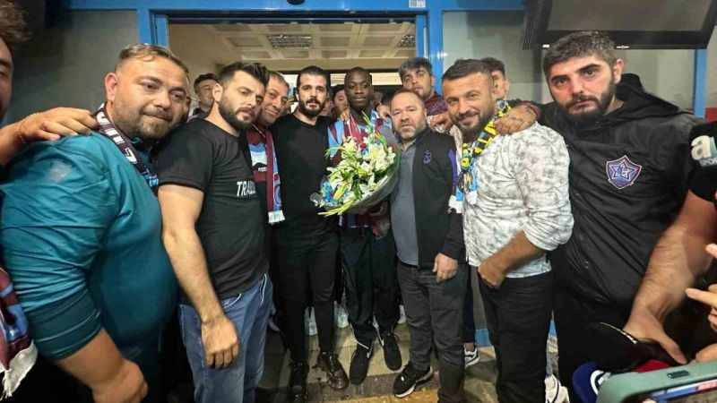 Nicolas Pepe’ye coşkulu karşılama