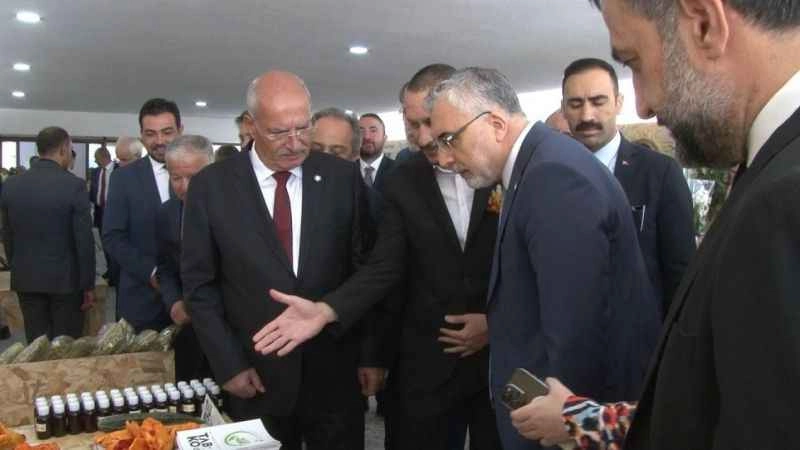 Bakan Işıkhan: “Aktarlık ve Çiçekçilik mesleklerinde çalışma şartlarını iyileştirmeyi hedeflemekteyiz”