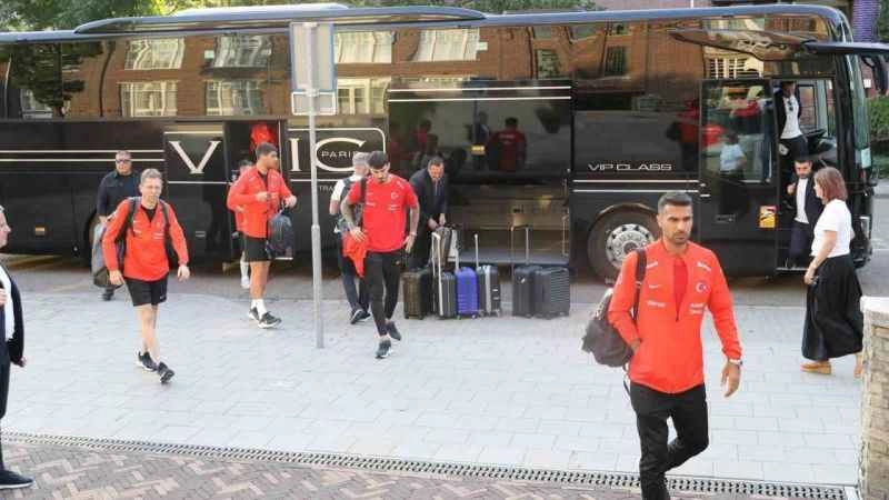 A Milli Futbol Takımı, Hollanda’da