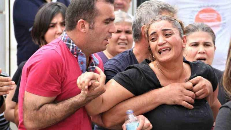 Kazada ölen 3 genç için gözyaşları sel oldu