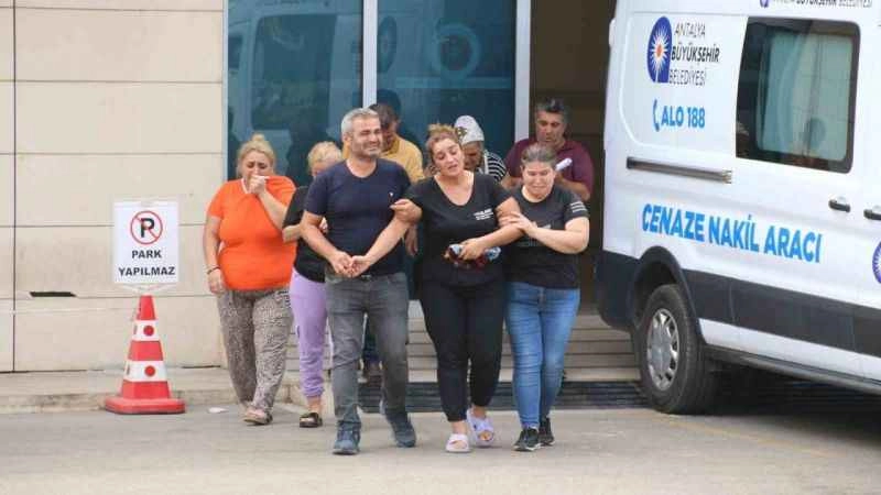 Kazada ölen 3 genç için gözyaşları sel oldu