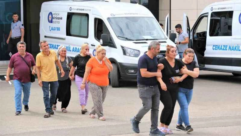 Kazada ölen 3 genç için gözyaşları sel oldu