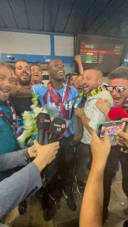 Nicolas Pepe’ye coşkulu karşılama