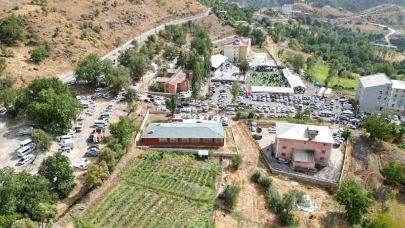 Aşiret düğününde milyonlar hava uçuştu