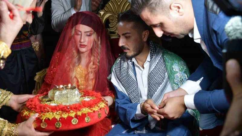 Aşiret düğününde milyonlar hava uçuştu