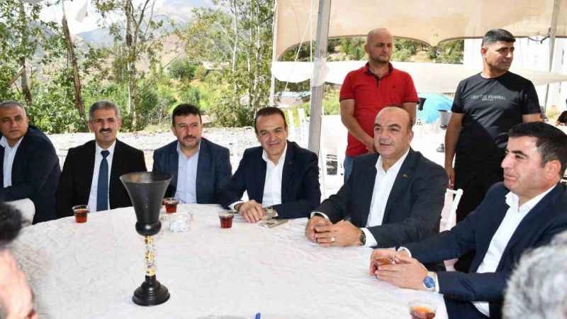 Aşiret düğününde milyonlar hava uçuştu