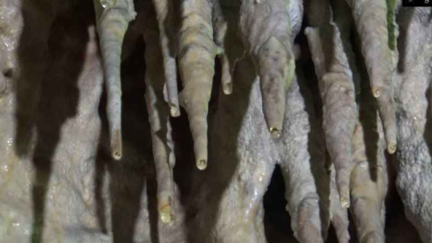 Saçıyla sorunu olan Keloğlan Mağarasına koşuyor