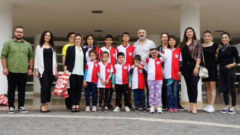 Antalyaspor özel çocukları ziyaret etti