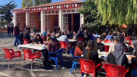 Anısına dua edilip yemek dağıtıldı