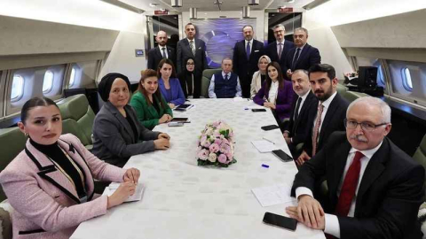 Netanyahu'yu sildik, attık