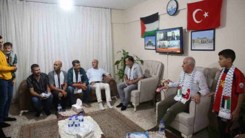 Mersin’deki Filistinlilerin gözü kulağı Gazze’de