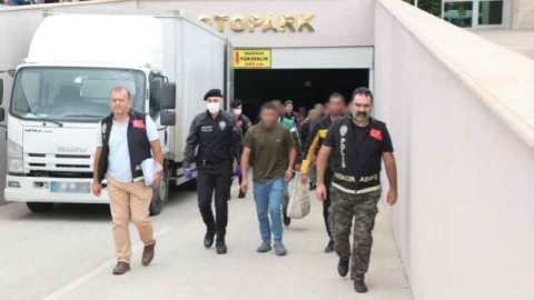 Aranan 57 şüpheli Antalya'da yakalandı