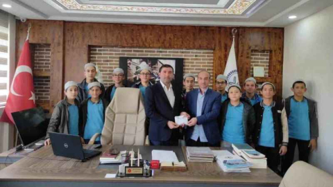 Hafızlık talebelerinden anlamlı bağış