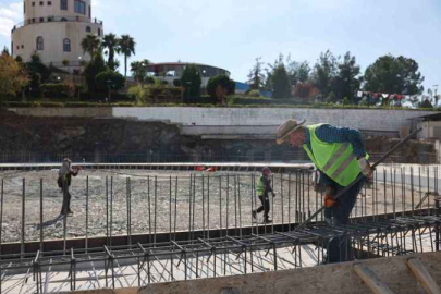 Kumluca Atatürk Stadyumu’nda çalışmalar hızla sürüyor