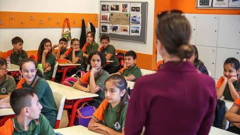 Ücretli öğretmenlere yüzde 25 zam
