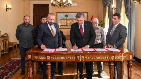 Antalya Valiliği’nden çifte protokol