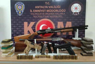Silah ticareti şüphelileri yakalandı