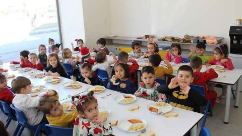 Miniklerden hoş geldin yeni yıl partisi