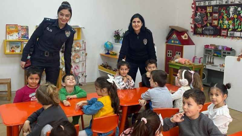 Polisten minik öğrencilere bilgilendirme
