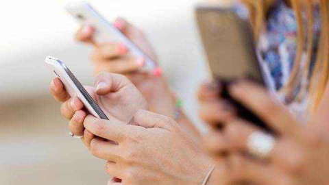 Cep telefonu bağımlılığı giderek artıyor