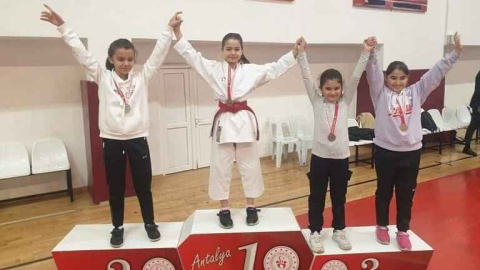 Karate İl Şampiyonasında Manavgat’a 13 madalya