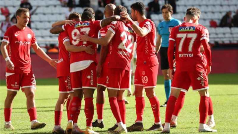 Tur atlayan taraf Antalyaspor oldu