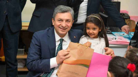 Vali Şahin karne heyecanına ortak oldu