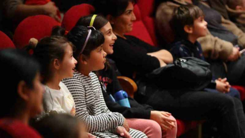 Büyükşehir çocukları tiyatroyla buluşturuyor