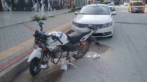 Motosiklet sürücüsü yaralandı
