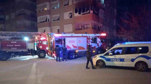 Yangın çevre binalara sıçramadan söndürüldü