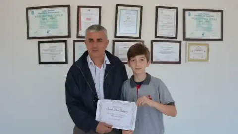 Başarı'lı Can Çeltik'e örnek okur belgesi