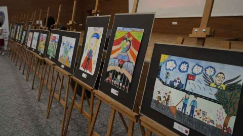 Öğrenciler hayallerindeki polisi resme taşıdı
