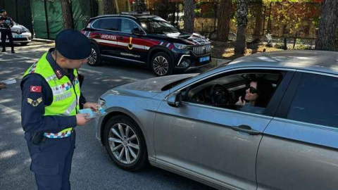 Alanya’da jandarmadan sürücülere güvenli sürüş uyarısı