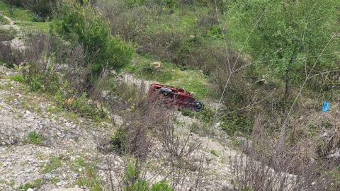 Motorlu bisiklet şarampole yuvarlandı