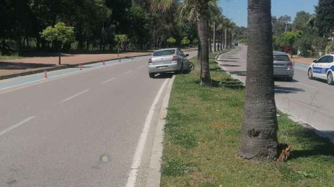 Titreyengöl Caddesi'nde otomobil refüje çıktı