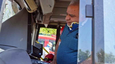 Halk otobüsü kırmızı ışıkta bekleyen araçlara daldı