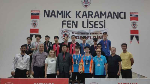 Fen Lisesi'ndeki Masa Tenisi Turnuvasına yoğun ilgi
