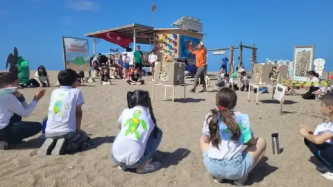 Türk ve Romanyalı öğrenciler sahil temizliği yaptılar