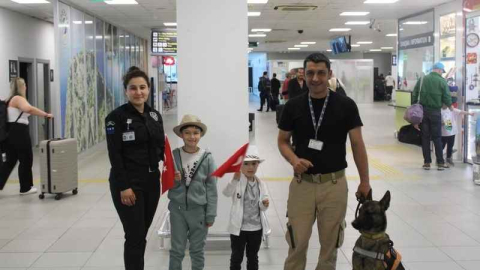 Gazipaşa-Alanya Havalimanı’nda 23 Nisan coşkusu