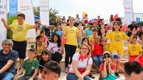 Dünya çocukları Antalya’dan barış mesajı verdi