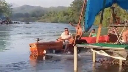  İlk gören tekne sanıyor, traktör olduğuna inanamıyor