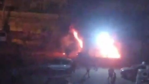 Yaşlı adam alev alev yanan evde hayatını kaybetti