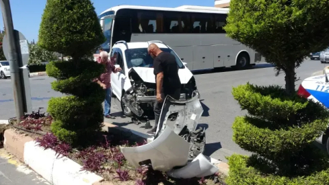 Antbirlik kavşağında trafik kazası