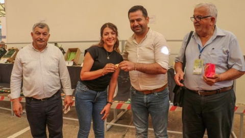 Çiftçilerin ürünleri yarıştı